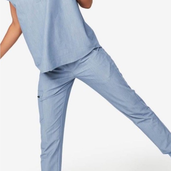 Sold. FIGS scrub set - Rare Limited Technical Collection - Heather Indigo - Picture 11 of 12